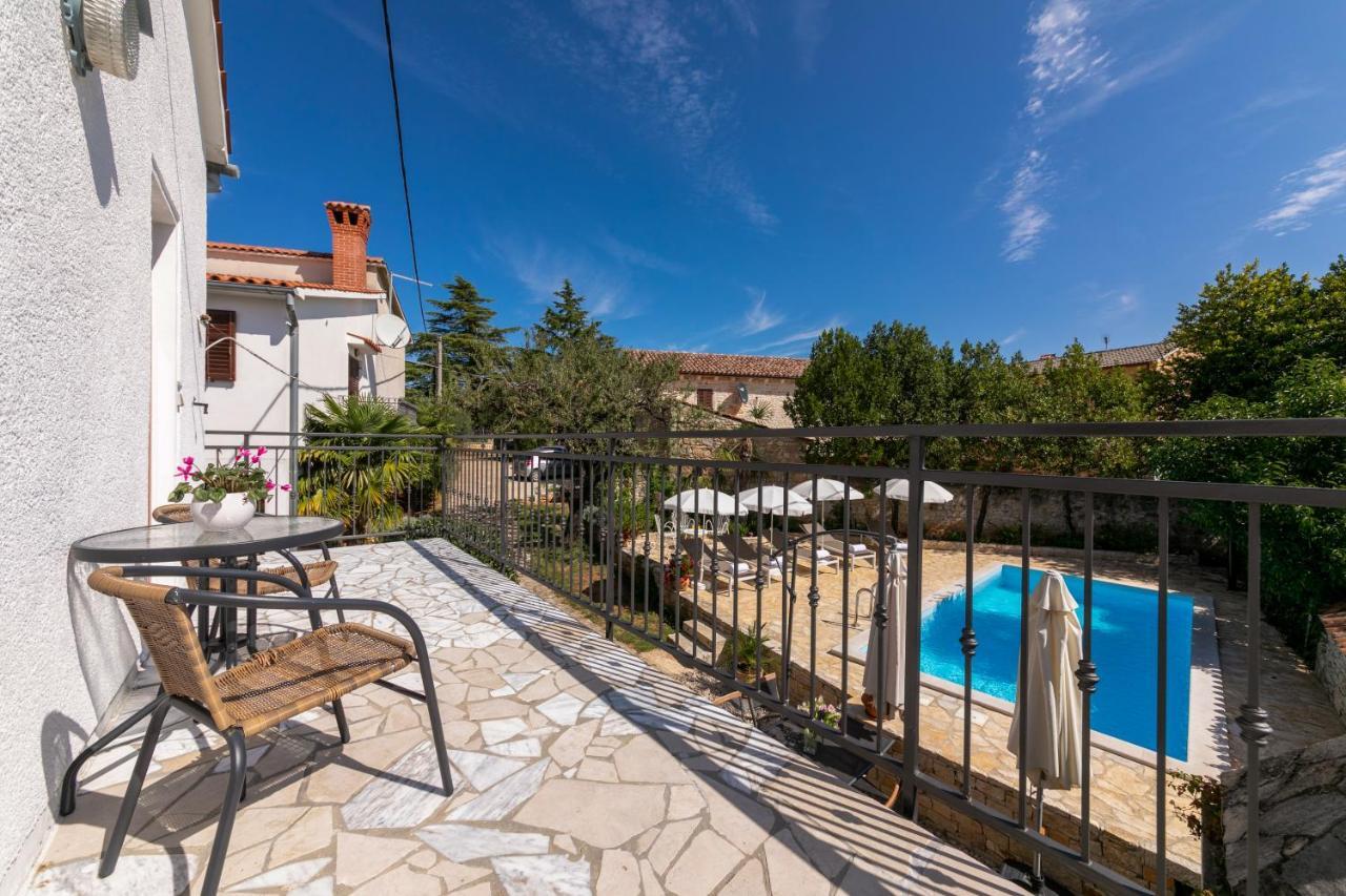 Villa Vito Kaštelir Kültér fotó